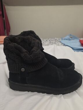 UGG Saela Black Suede Cable Knit Fold Over Ankle Boots Size 9